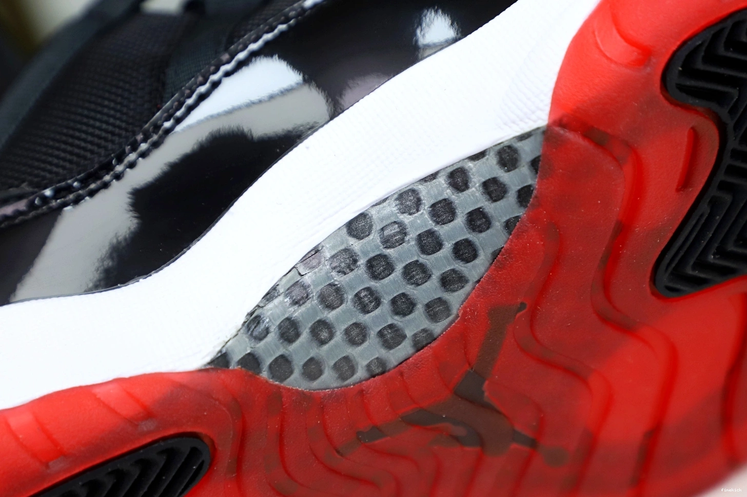 JORDAN RETRO 11 BRED AIR LOW 0310